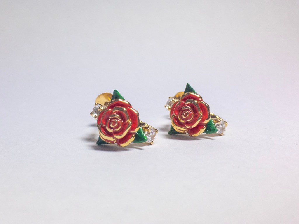 rose enamel earring goldplated