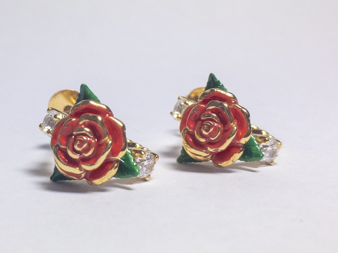 rose enamel earring goldplated